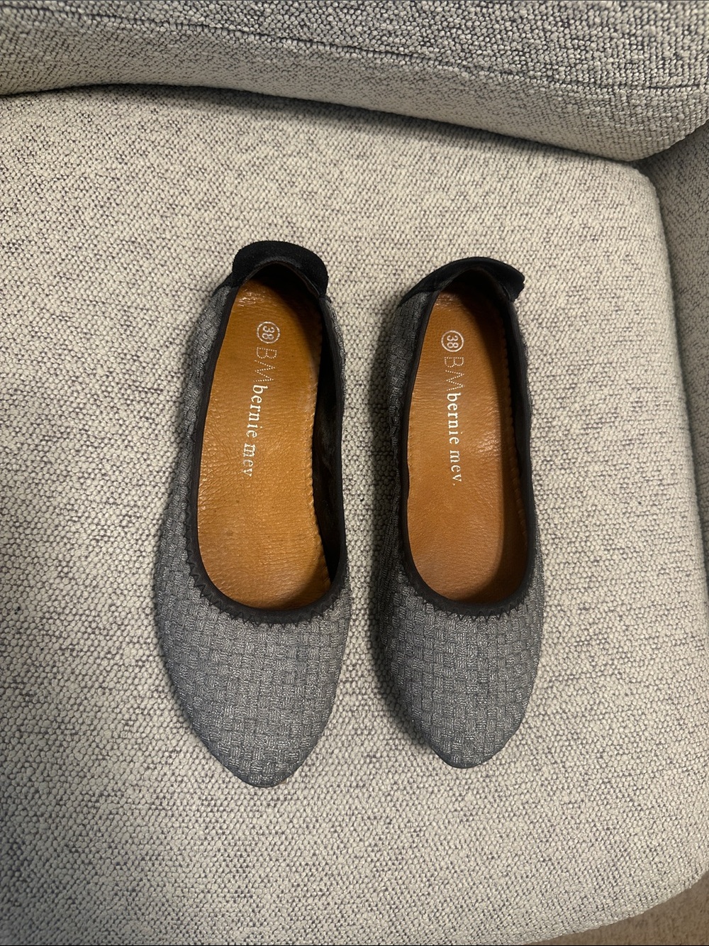 bernie mev. Gray Quilted Pointed-Toe Ballet Flats